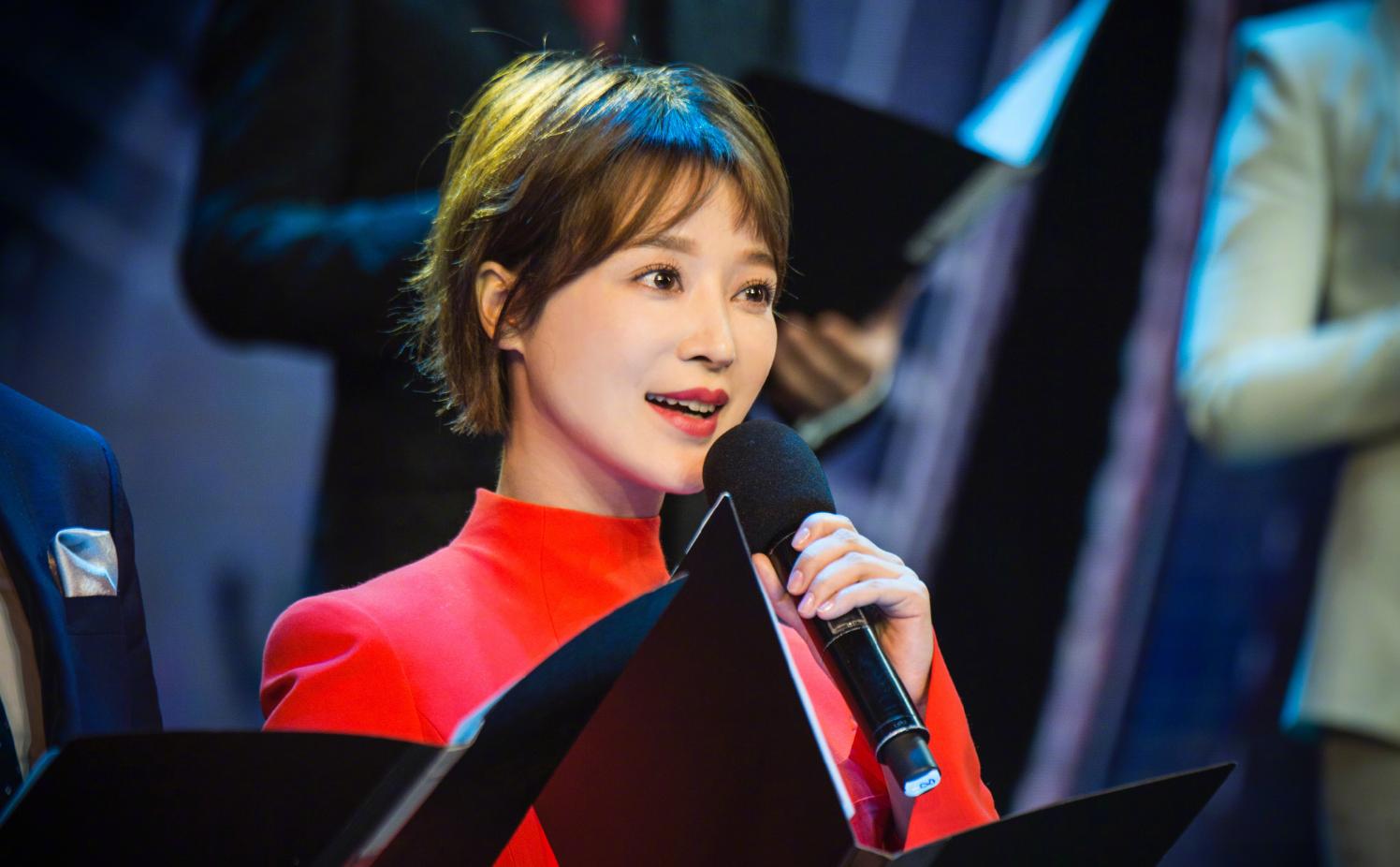 央视主持胡蝶父母从事什么工作,央视主播胡蝶出生日