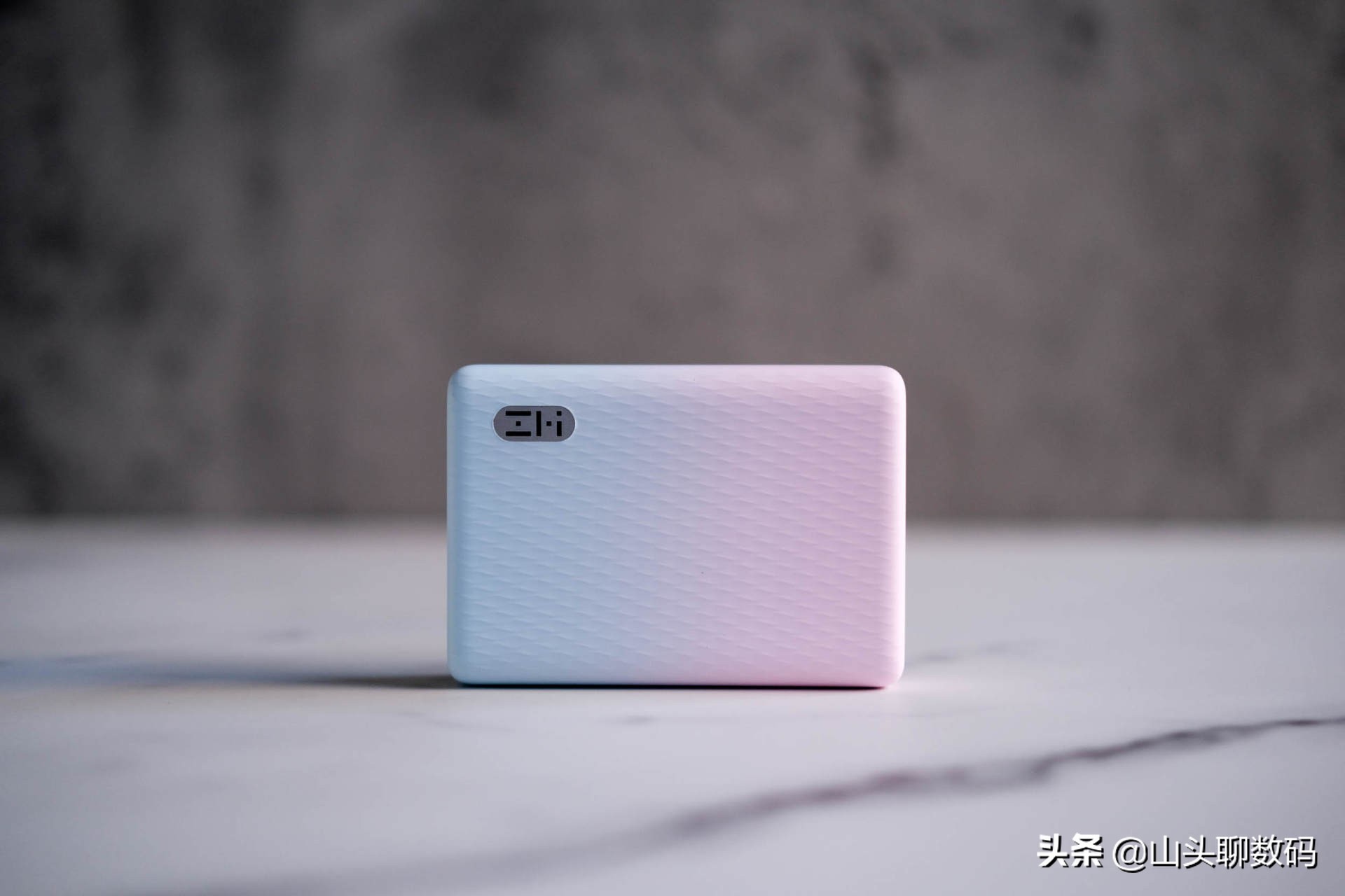 zmi自带线充电宝测评,zm快充移动电源