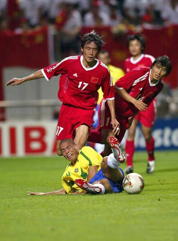 中国男足对巴西男足2002世界杯,21年国足vs越南