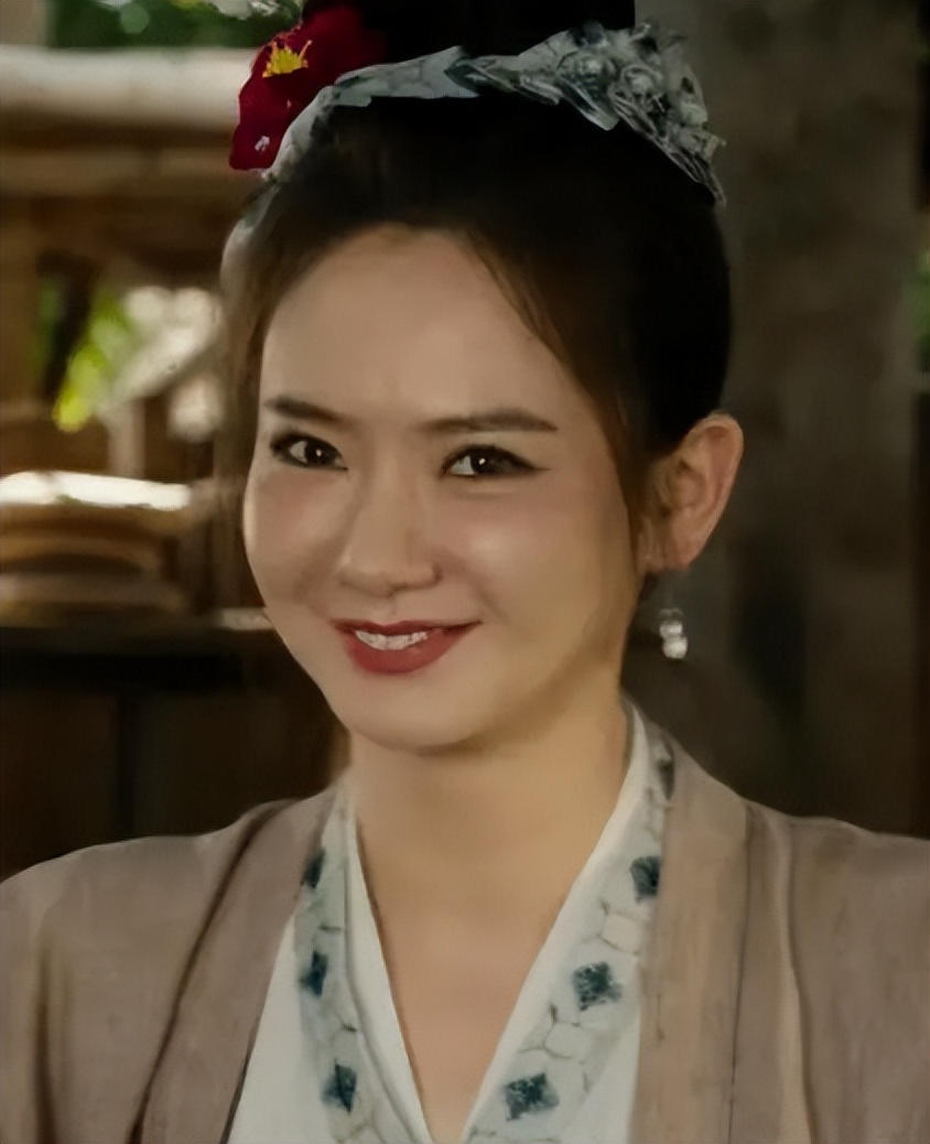 颧骨高的女人为什么瘦下来显老,颧骨高苹果肌凹陷的女人