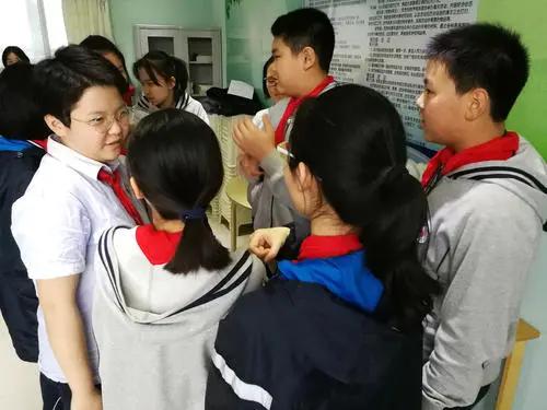 初中孩子变得内向,初中儿子性格大变