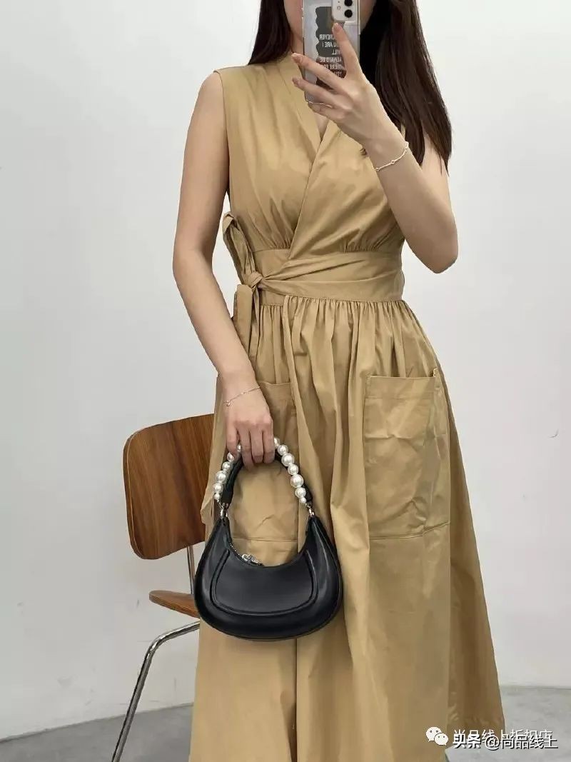 艾诺丝雅诗春款2024同款粉色衬衣,艾诺丝雅诗女装