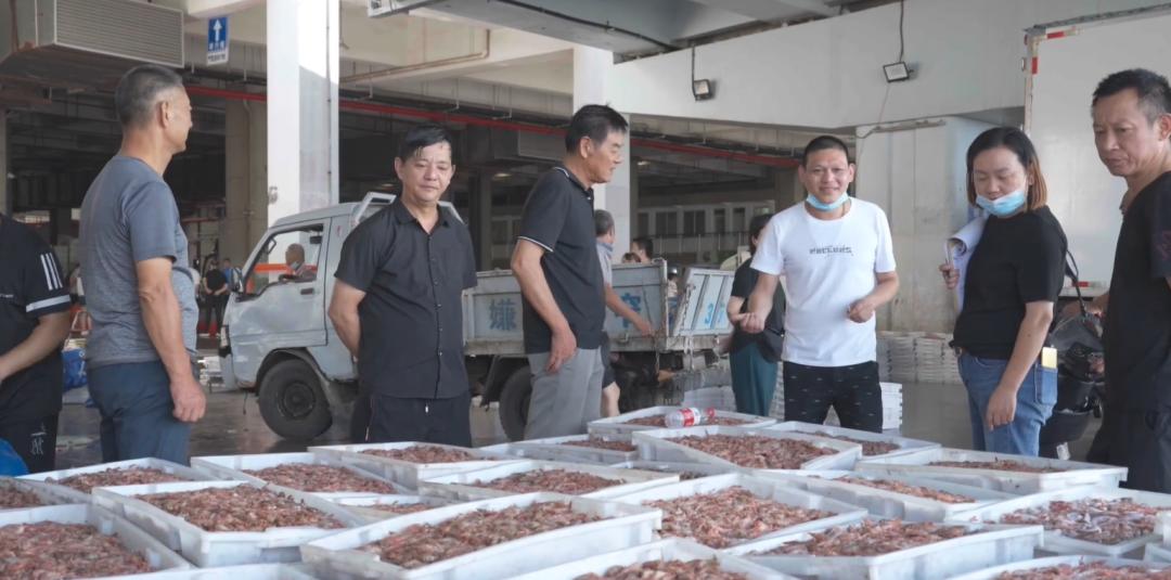 80后小夫妻直播4小时卖出300单,90后小伙创业卖海鲜背后的辛酸