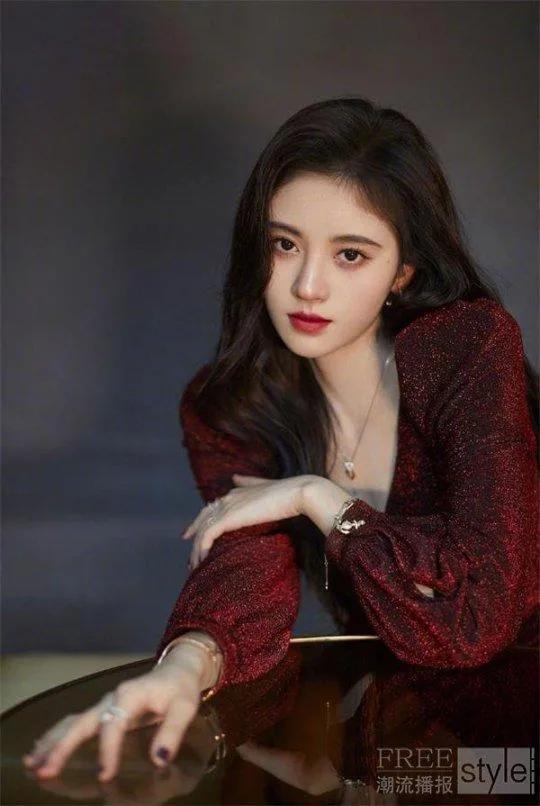 4000年第一美女鞠婧祎有没有整容,4000年美女鞠婧祎到底有没有整容