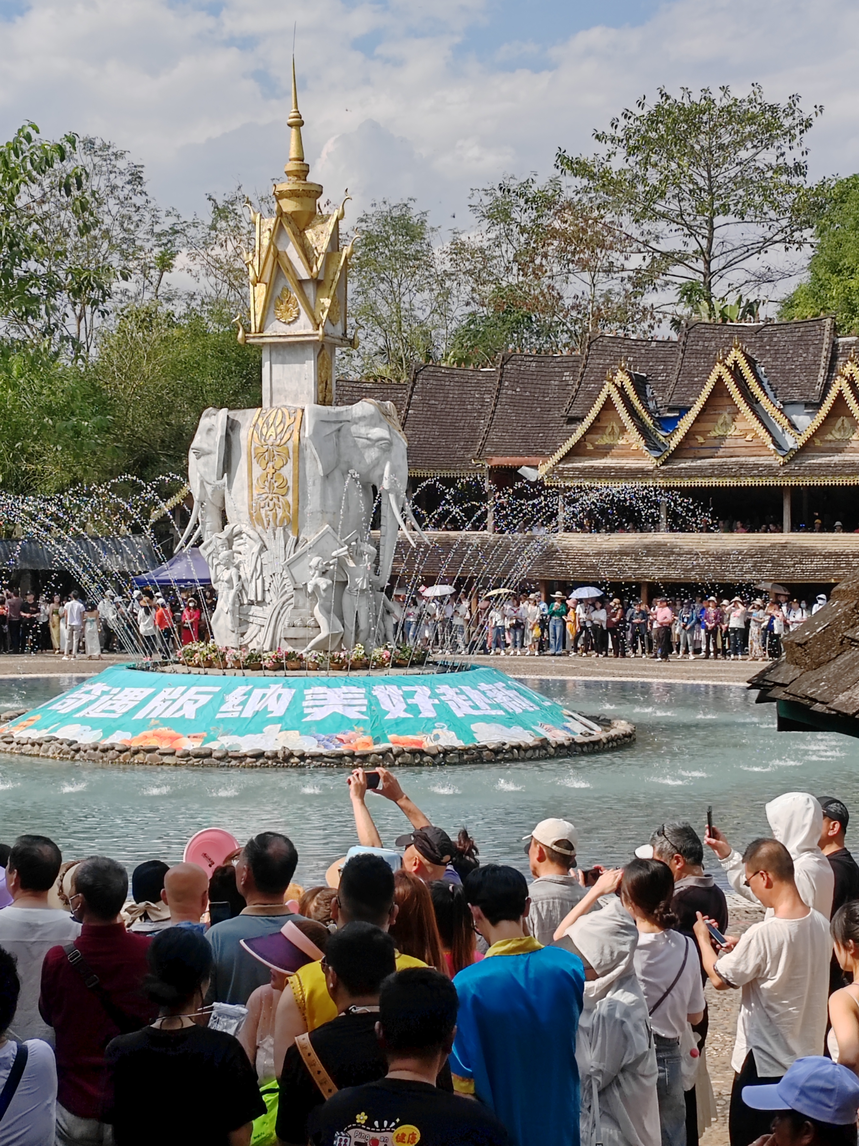 西双版纳傣族园8月泼水时间表,傣族园泼水节路线