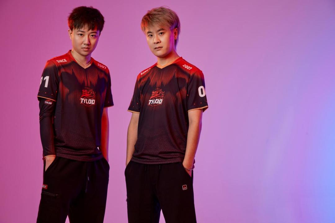 设计师喜丽:我为电子竞技俱乐部设计队服