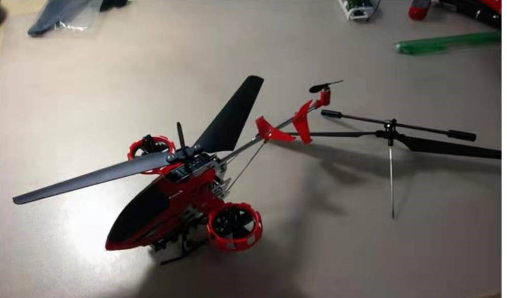 中国小伙制造大型无人机,江苏大叔制造仿生无人机