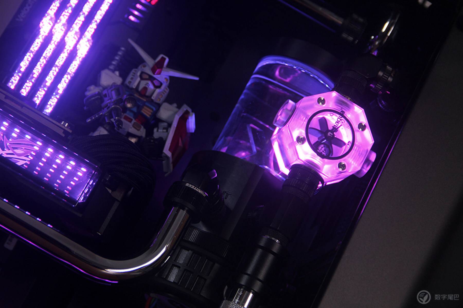 推荐几款高逼格电脑桌面,实用科技感很强的电脑桌面