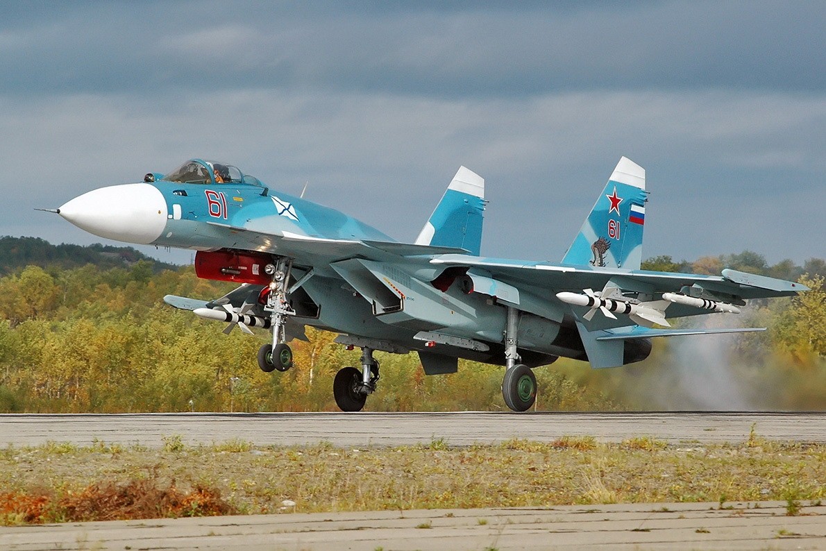 歼15是最差的俄军战机复制品？中国舰载战斗机歼15性能如何？