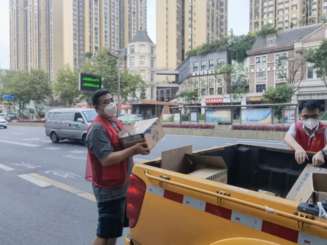 找到了，他叫杨磊！