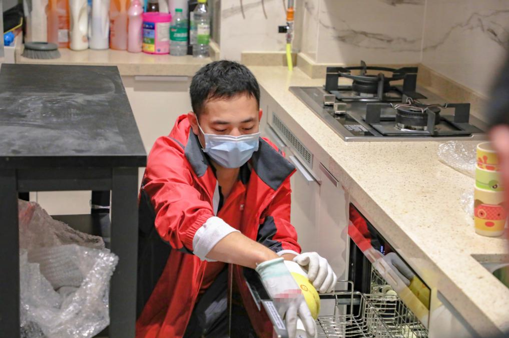 搬家时电冰箱如何搬,搬家冰箱什么时候断电怎么搬运