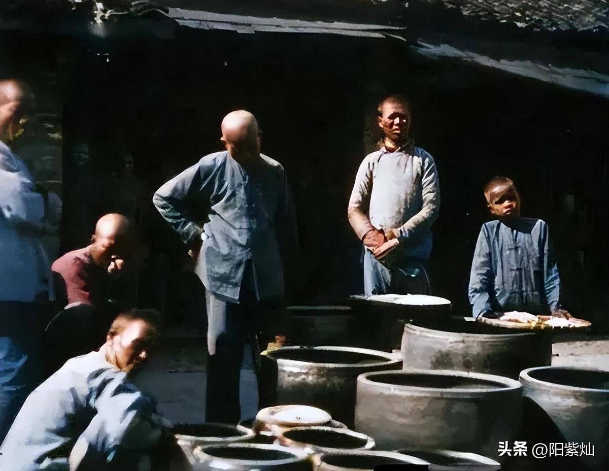 纳粹德国屠杀犹太女人,变态纳粹