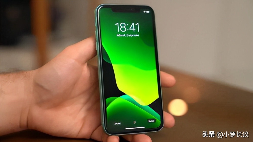 iOS15和双卡双待，现已跌至1789元，最便宜的iPhone