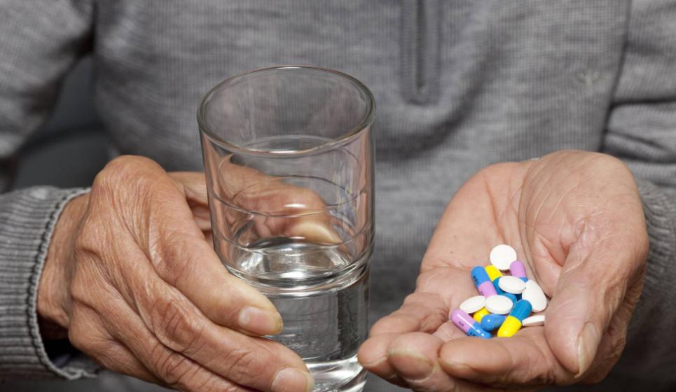 阿莫西林和头孢哪个对身体危害大,世界上两大抗生素阿莫西林和头孢