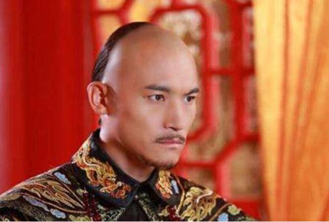 孝庄为什么要杀皇太极和多尔衮,皇太极多尔衮孝庄三人之间的关系