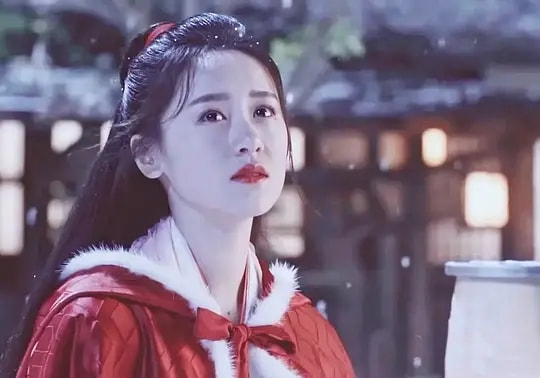 她曾被誉为娱乐圈校花,她被称为最美校花