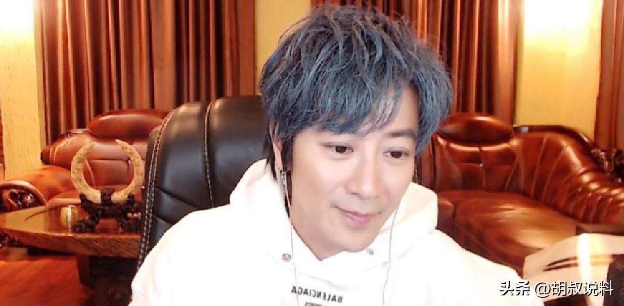 因一句：*鱼岛钓**是中国的，他惨遭封杀20年，如今复出依旧熠熠生辉