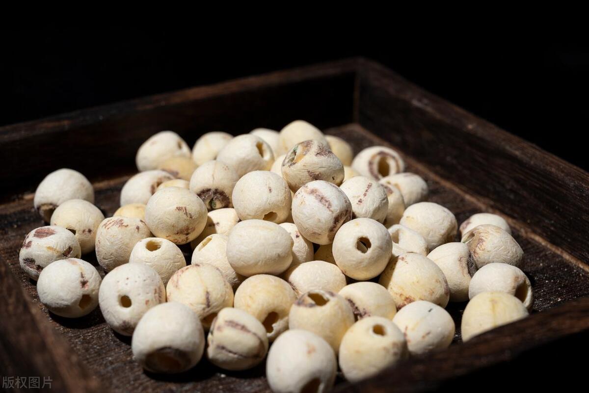 *泄早**一触即发，治以延时汤，充胆胃之气，不做“快抢手”