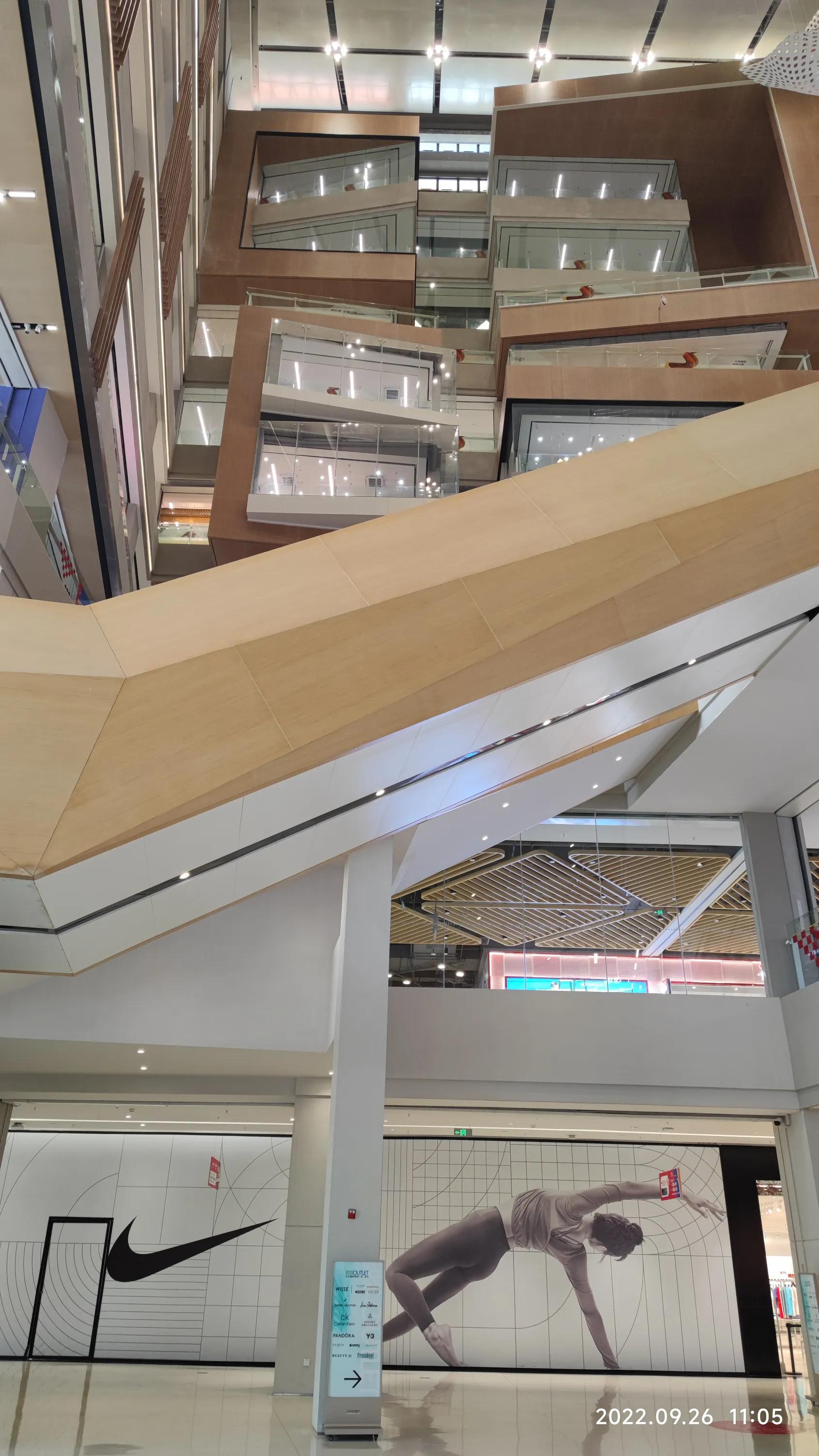 杉杉奥特莱斯和商场区别,深圳松岗杉杉奥特莱斯体验