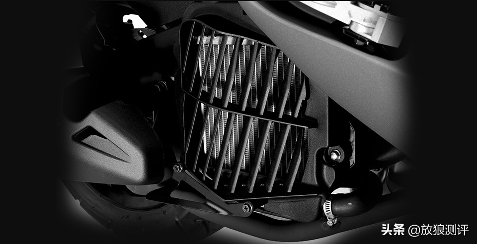 三阳fnx150测评视频,三阳fnx150踏板摩托车试驾视频