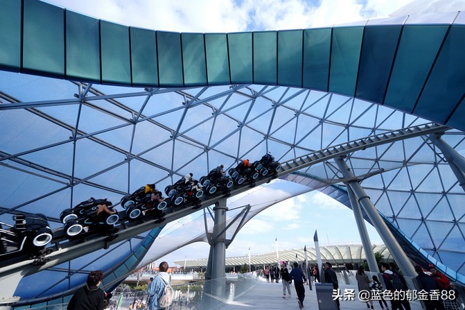 周末白相里的一张床、一群朋友、暴走于迪士尼乐园