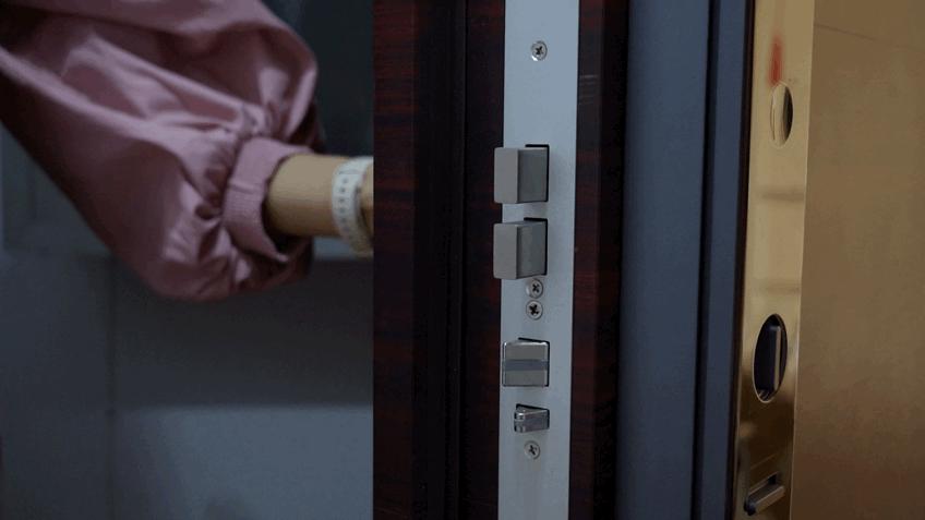 不更换锁体防盗门换智能锁,防盗门连体锁更换智能门锁