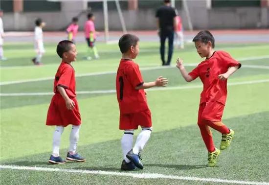 就是带走十个李铁，也解决不了中国足球现有的问题