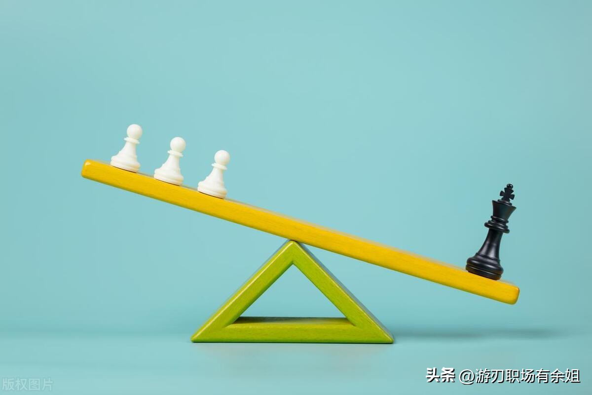 全职家庭主妇真的很丢人吗,家庭主妇算啃老吗