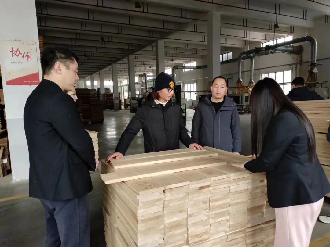 商会报道|秘书长陈忆走访调研常务理事单位林昌地板有限公司