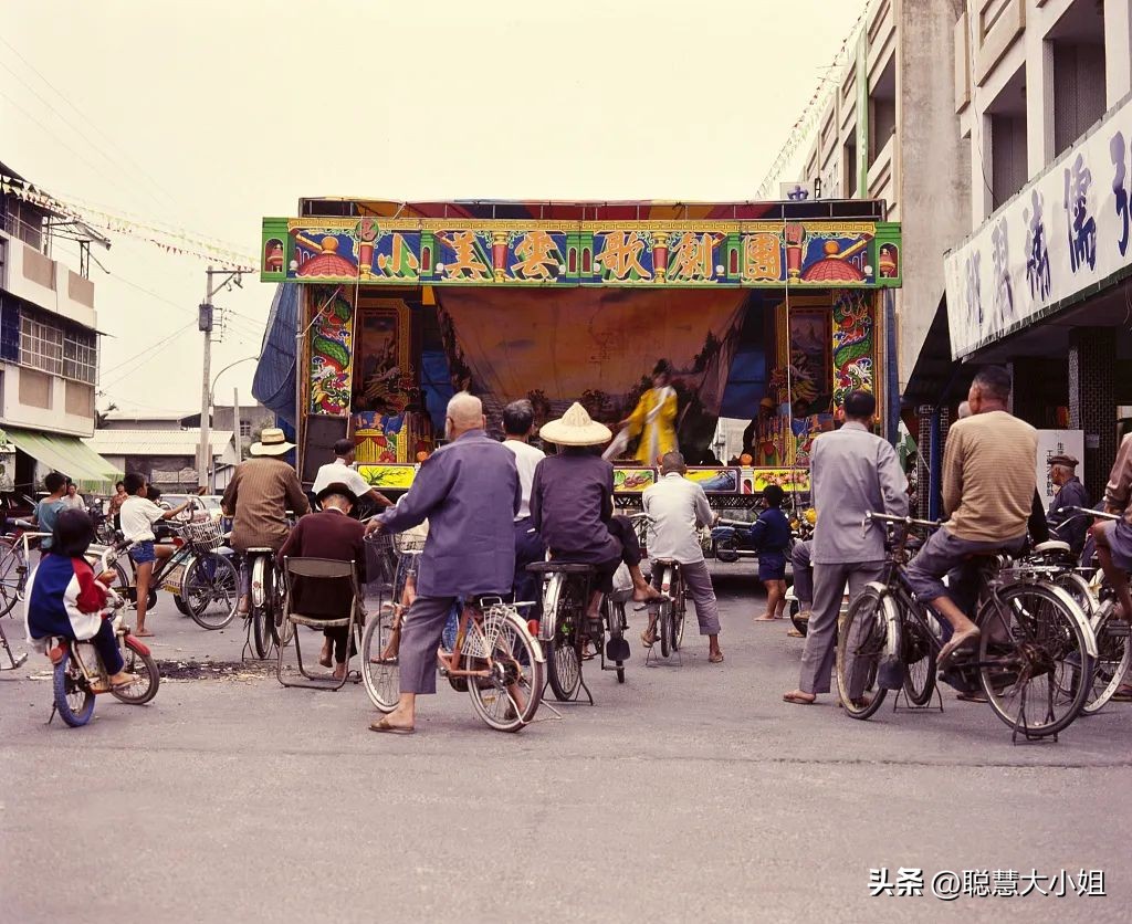 台湾电影和艋舺差不多的,宜兰鲸豚