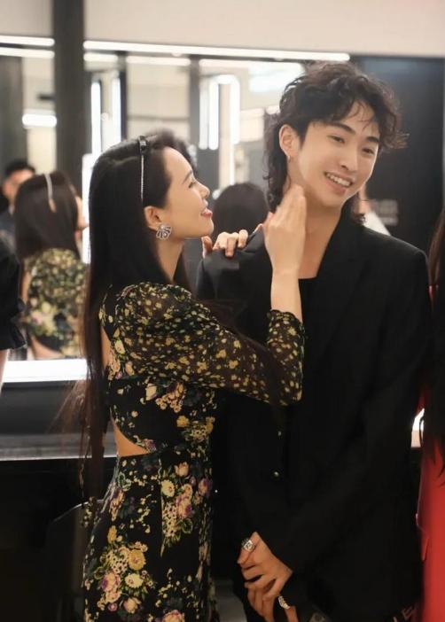 中国第一个女偶像,中国第一代中老年妇女的偶像