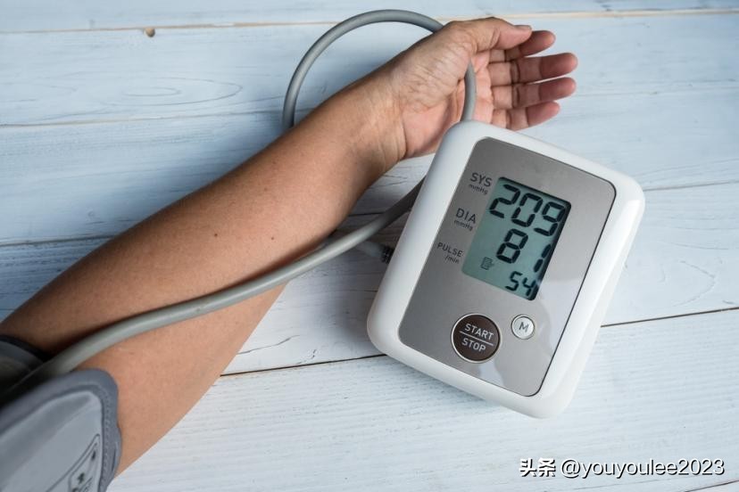 肾衰竭有这5个征兆有什么危险,肾衰竭突然不来月经