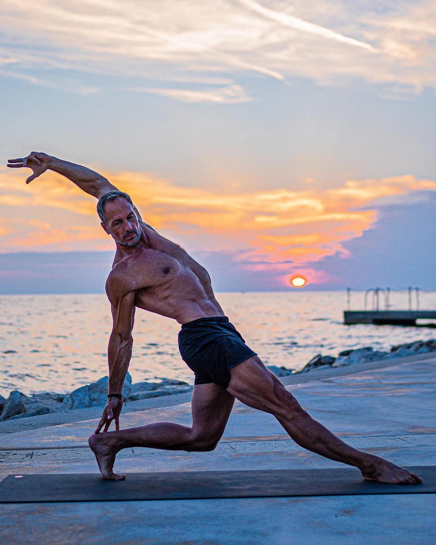 爱健身爱瑜伽的90后老阿姨,爱健身爱瑜伽爱生活的70后女人