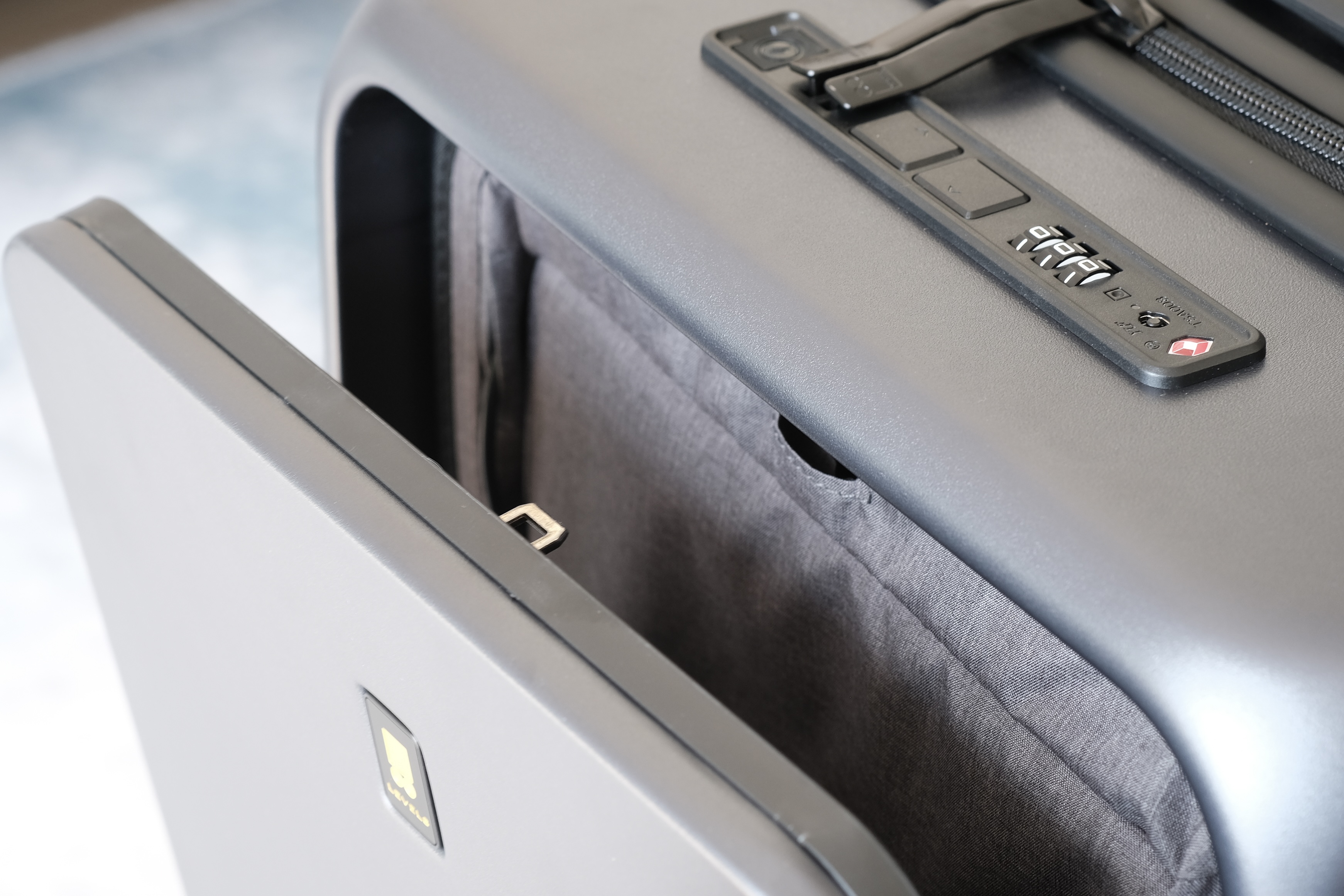 简约有范儿地平线8号行李箱,地平线八号行李箱推荐