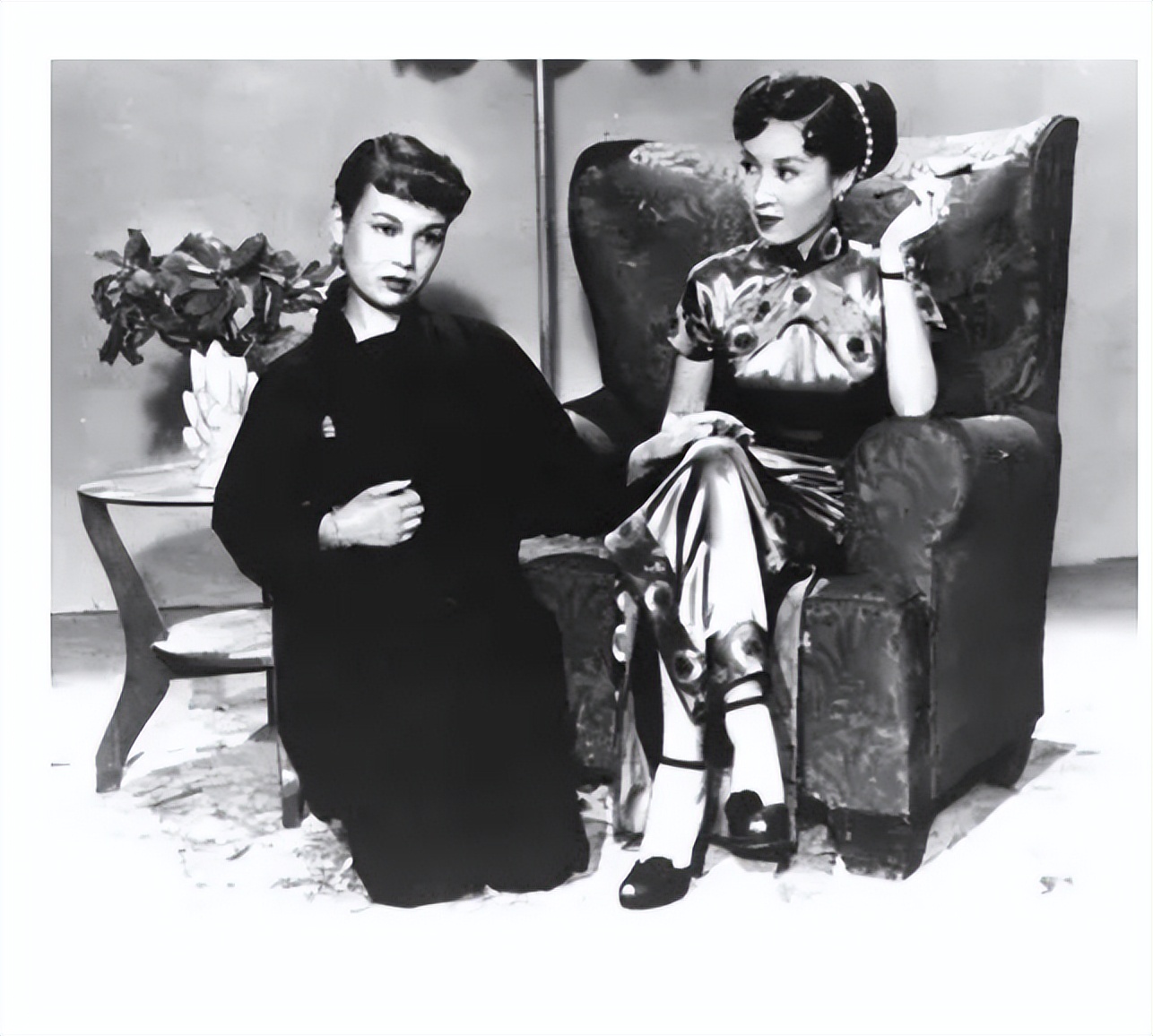 1941年日军侵占香港后的兽行令人发指：奸杀女记者，轮奸女明星