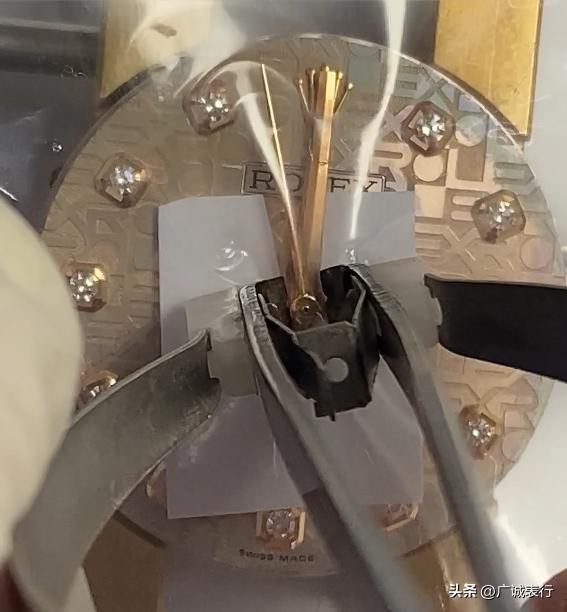 劳力士表镜碎了怎么修,劳力士表镜磕裂