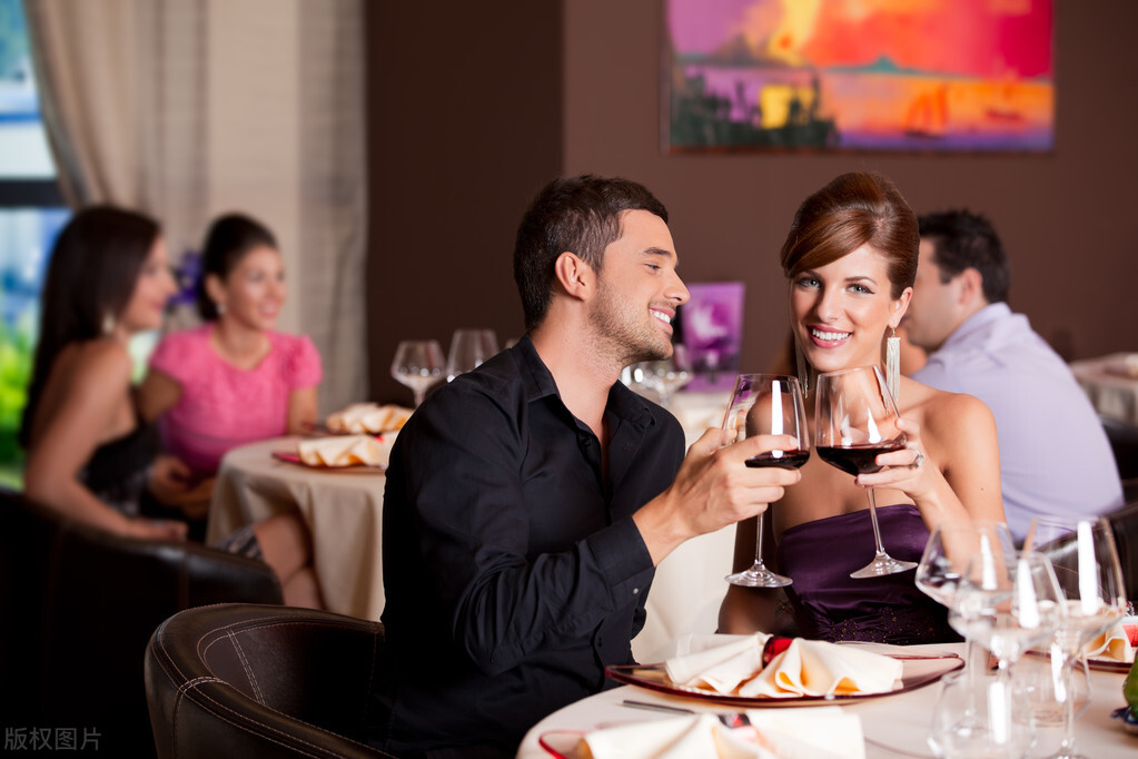 流浪女的独居生活视频,流浪女孩的一天