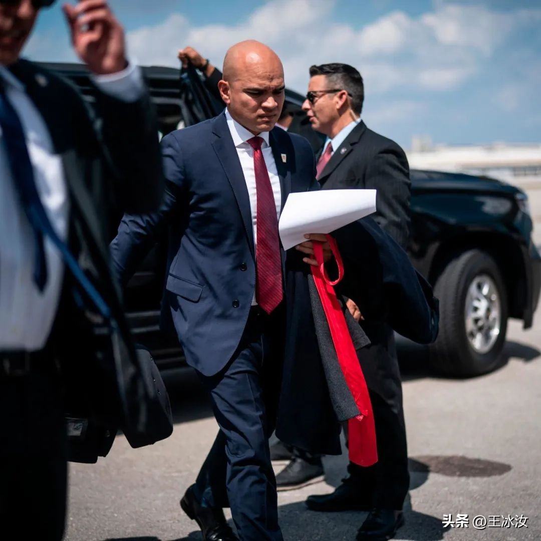 特朗普回应拜登陷入机密文件风波,美国司法部调查特朗普拜登