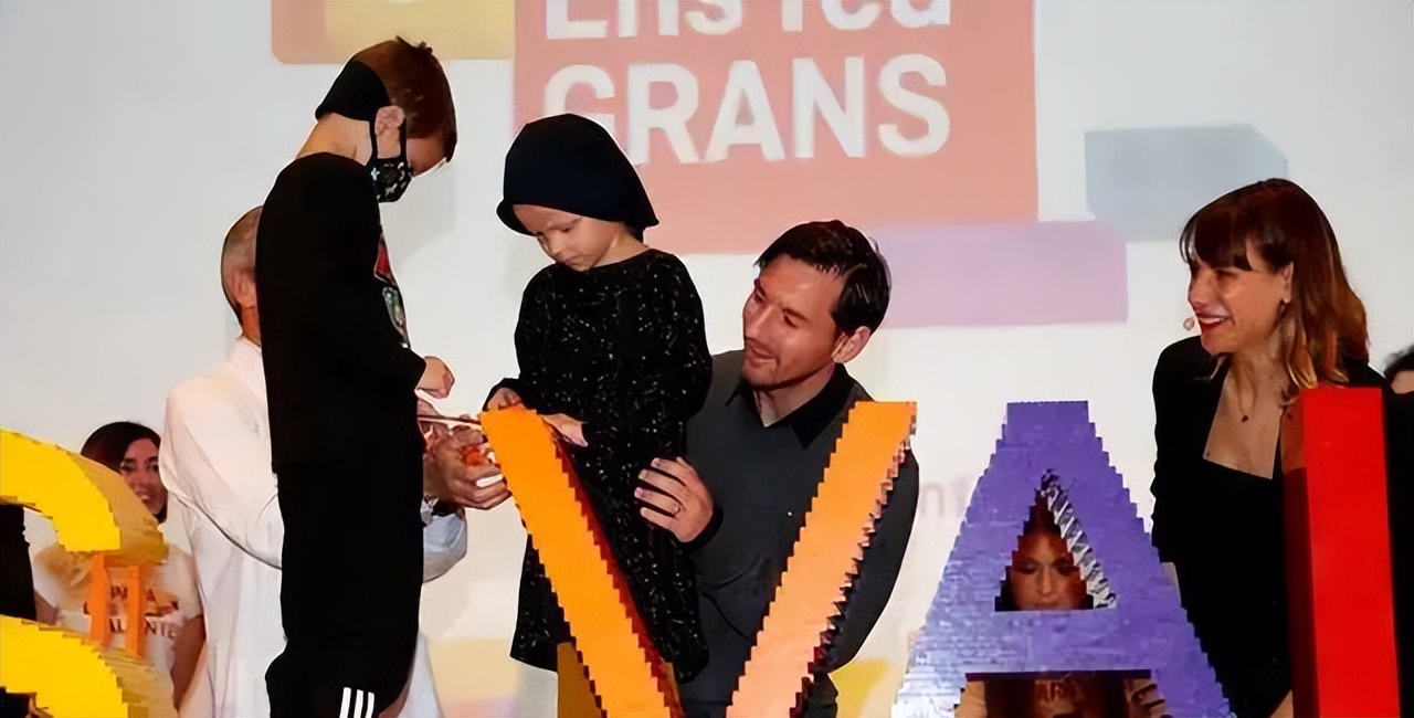 梅西侏儒症的时候踢球是什么样子,梅西成长全记录