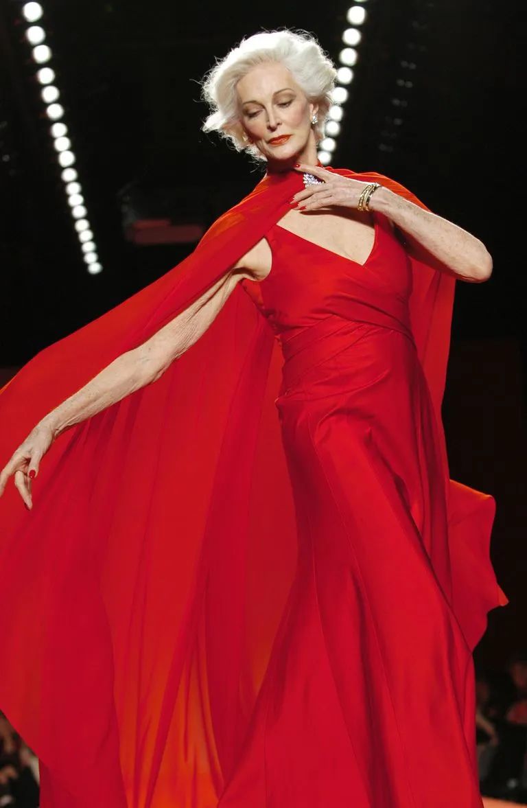 被渣男抛弃10年后霸气回归,被渣男抛弃背叛婚姻的女人