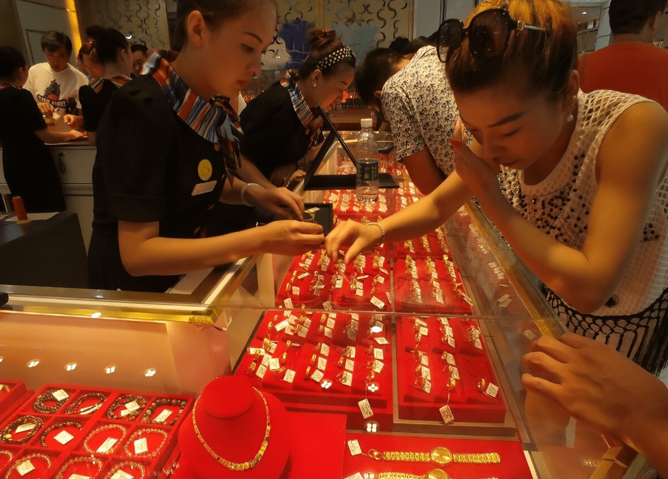 周大福周大生周生生周六福老凤祥,周生生周大福周六福哪个好