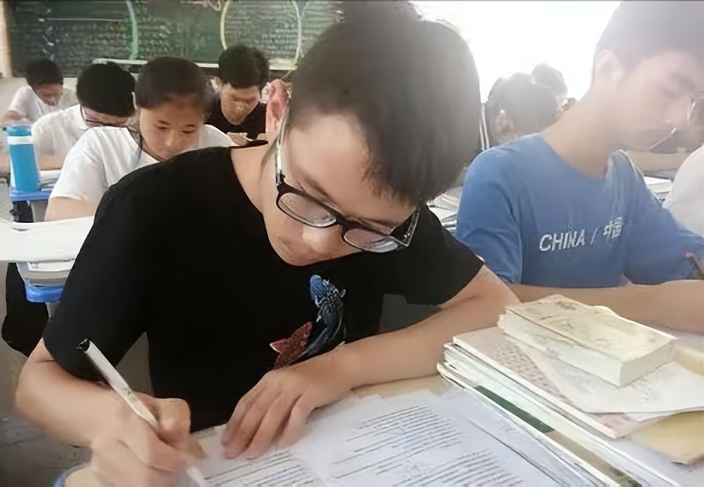 江群上清华工科实验班,寒门贵子744分考上清华