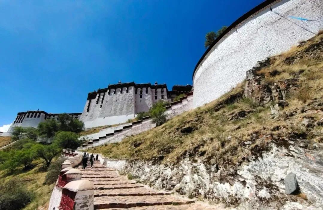 拉萨布达拉宫一万元可以玩下来不,拉萨布达拉宫海拔高度是多少米