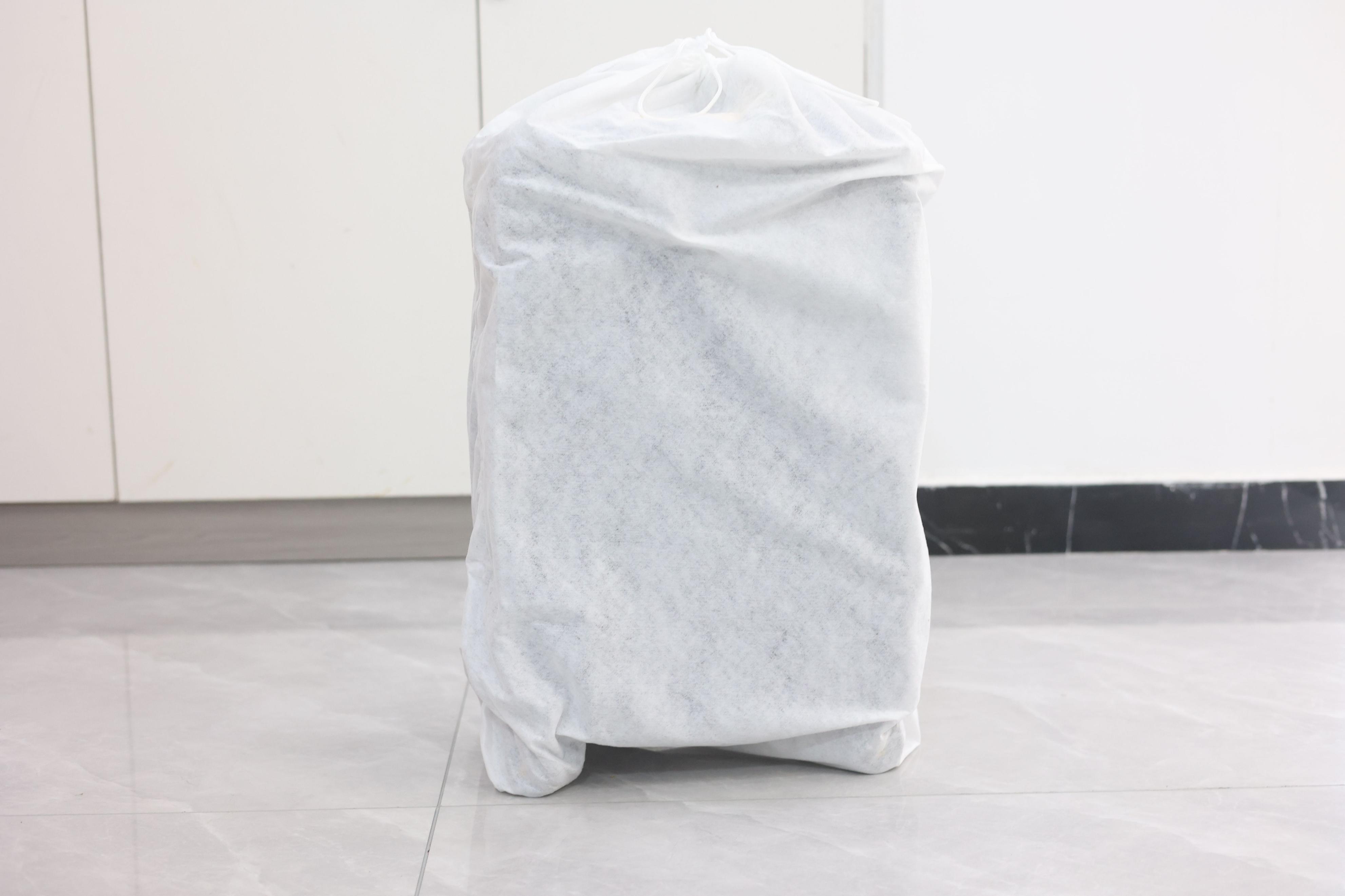 出差旅行的好伙伴，地平线8号拉杆箱方便实用