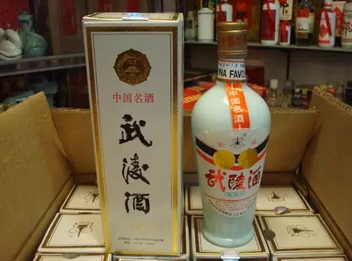 飞天茅台赠的小酒杯真假鉴别,买飞天茅台酒能升值吗
