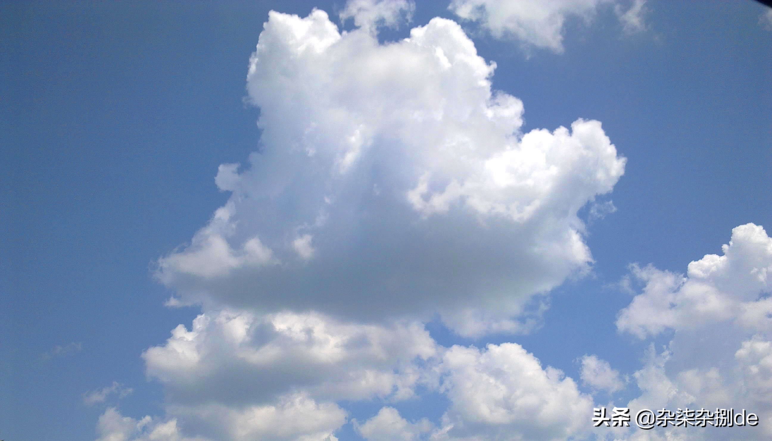 天空背景素材蓝天白云横屏,天空白云小清新背景图