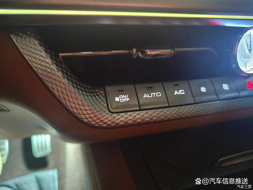 坦克500和丰田普拉多安全性对比,坦克500对比普拉多后备箱空间