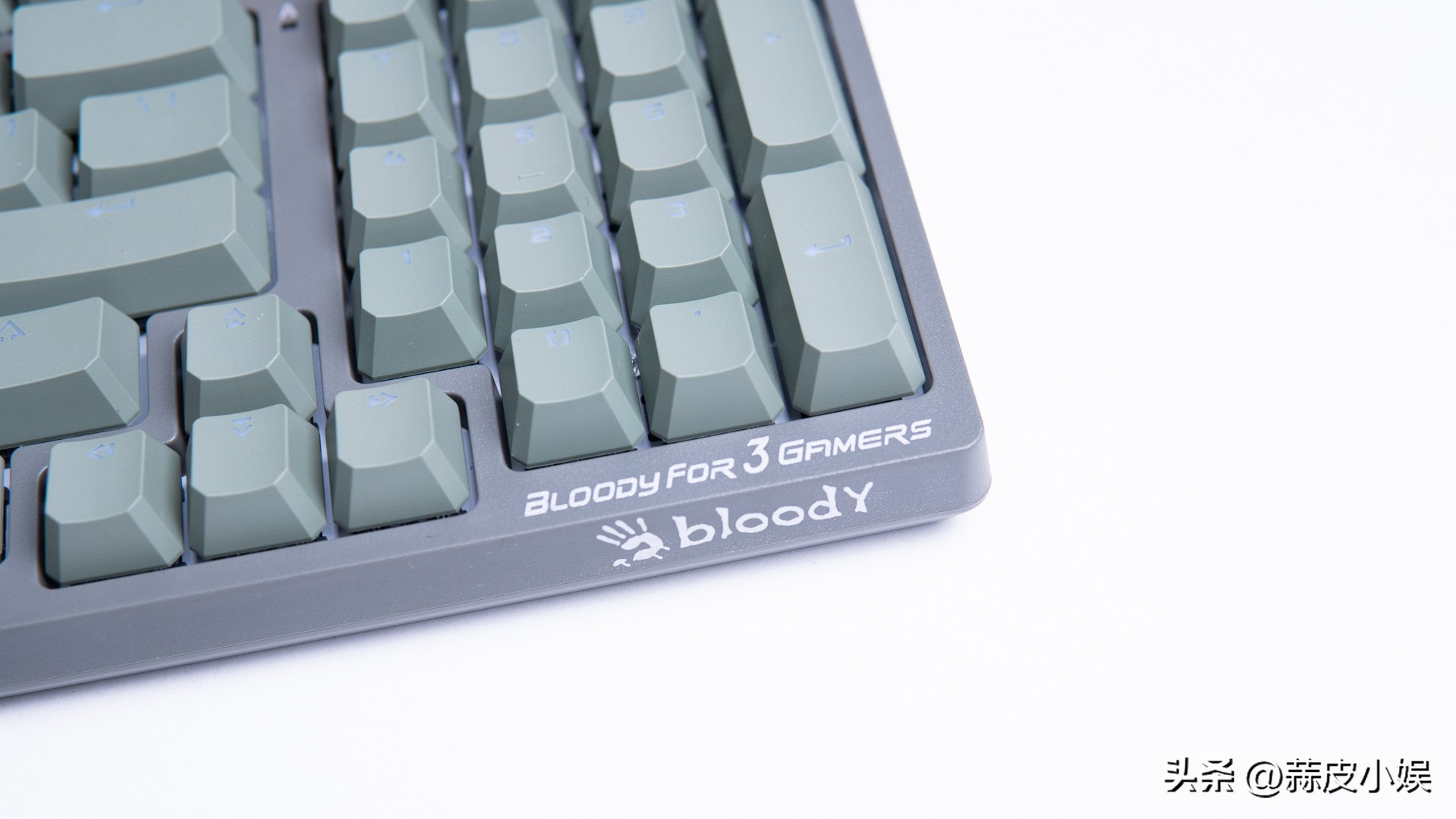 双飞燕键盘t98变速光轴值得买吗,双飞燕t98键盘和y75键盘哪个好