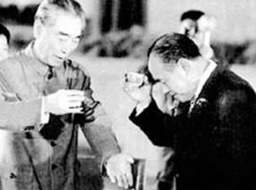 1978年日本记者刁难*小平邓**，问*鱼岛钓**属于哪国，邓公：交给后代吧