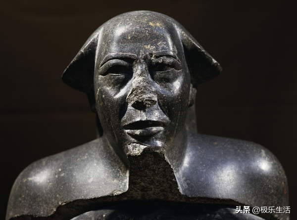 孰真孰假，40个看上去像现代仿制品的*物文**